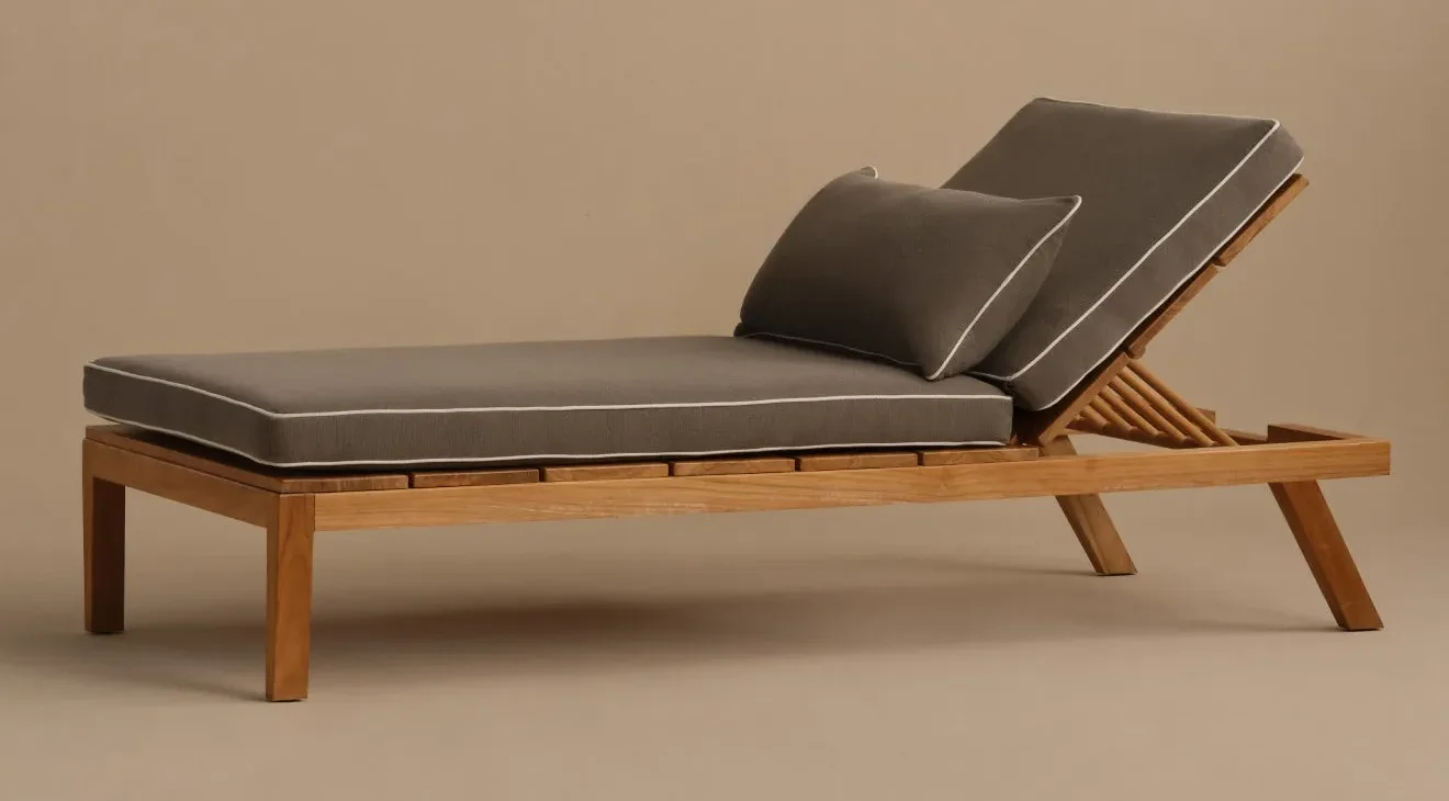 Outdoor Vista Lounge Chair by Jenni Kayne